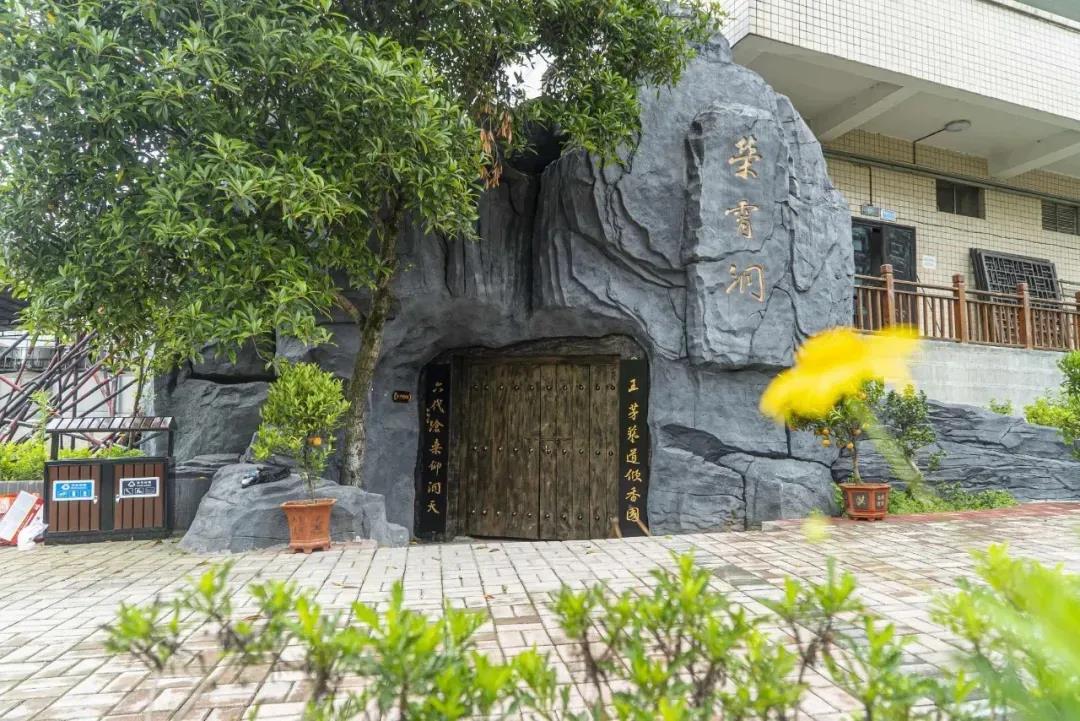 喜大普奔??！百年黔莊旅游景區(qū)喜提三塊金字招