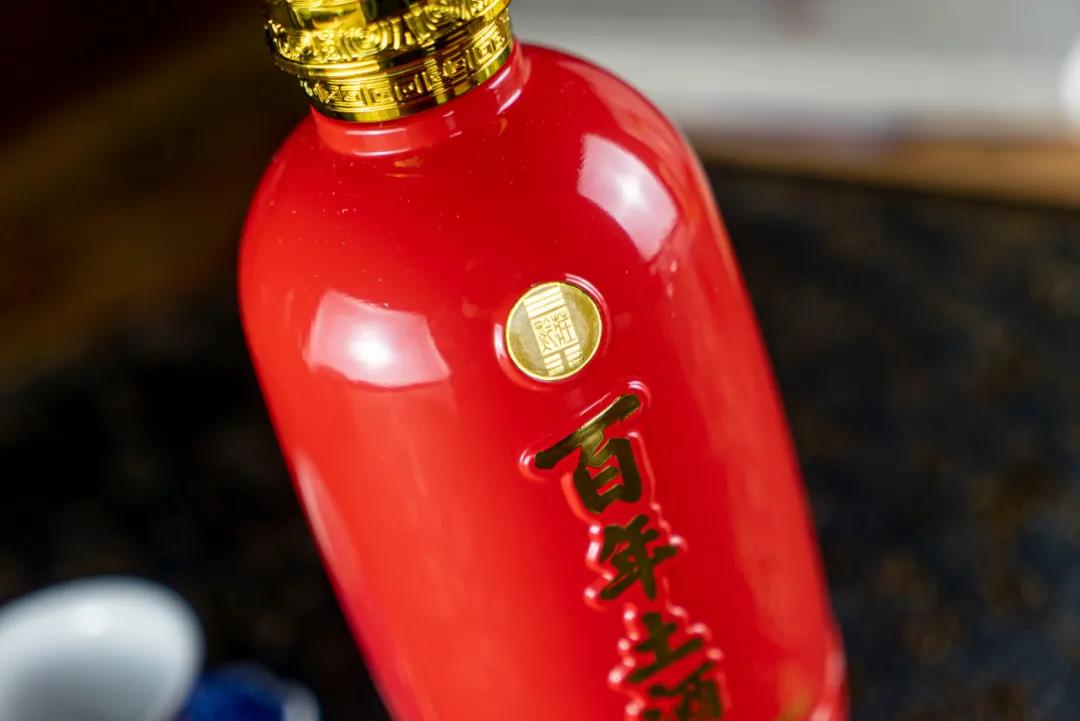 男人的酒杯里，裝的不止是酒