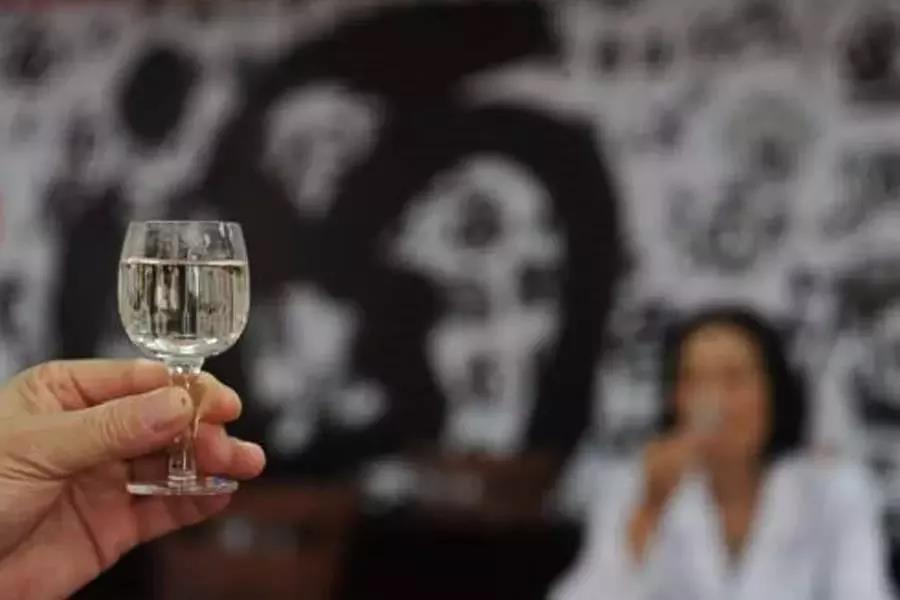 喝白酒還一口悶？這才是專業(yè)的品酒方式！