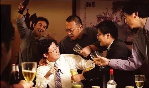 飲用白酒時(shí),怎樣才能夠做到盡量不醉?