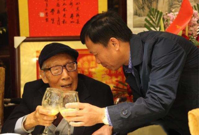 這些祝酒詞，讓你在桌上應(yīng)對自如
