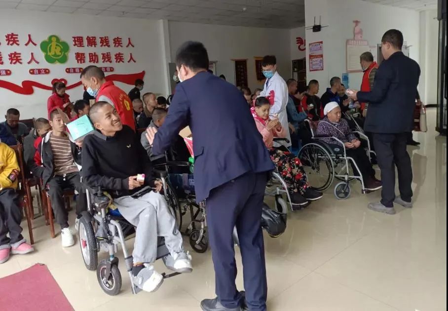 黔莊酒業(yè)開展 “暖冬行—關(guān)愛特殊兒童和老人”