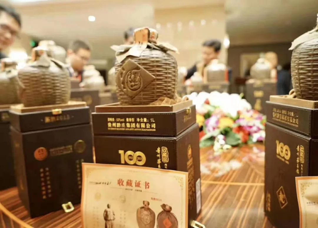 這一屆年輕人的時(shí)尚密碼，是白酒？