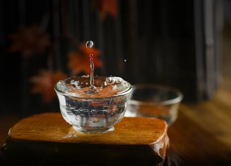 學(xué)會端起放下，才讀懂了人生