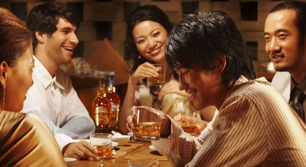 酒桌上，這四種話千萬不要說