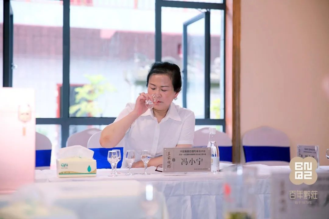 白酒“固態(tài)發(fā)酵”與“液態(tài)發(fā)酵”的區(qū)別