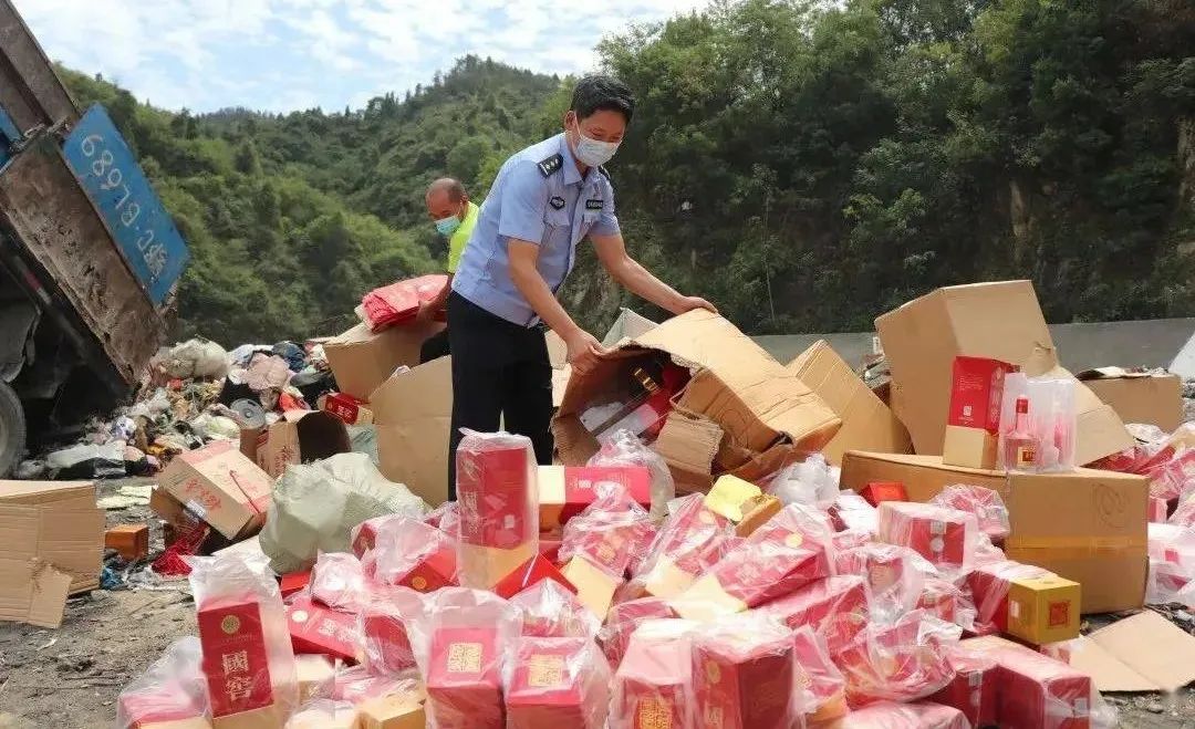 假酒案頻發(fā)！中秋節(jié)買酒最好找熟人，看了這些